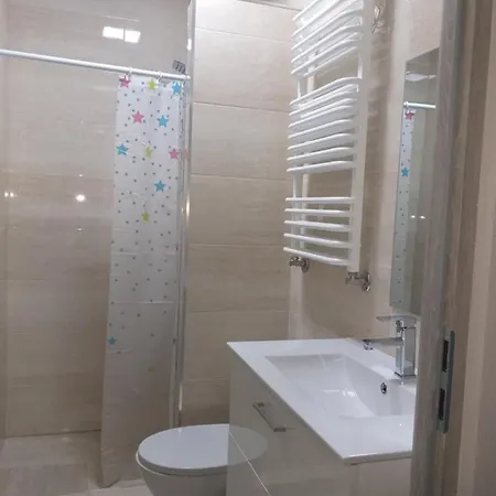Hostel Czerwony Szafir Grodzisk *
