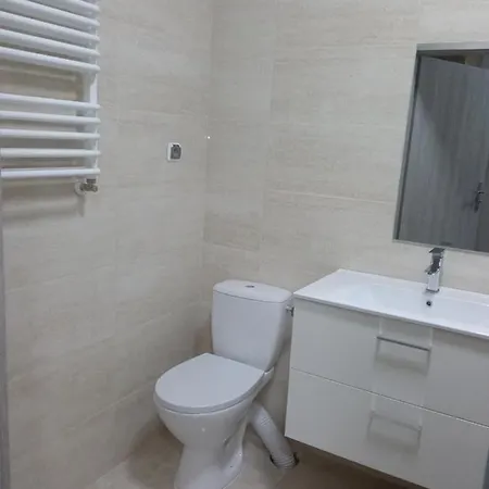 Hostel Czerwony Szafir Grodzisk *