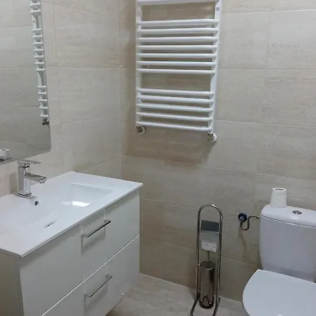 Czerwony Szafir Grodzisk Hostel