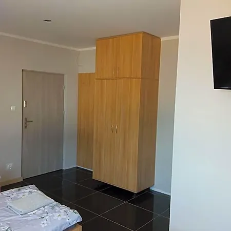 Hostel Czerwony Szafir Grodzisk *