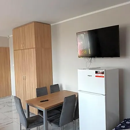 Hostel Czerwony Szafir Grodzisk *