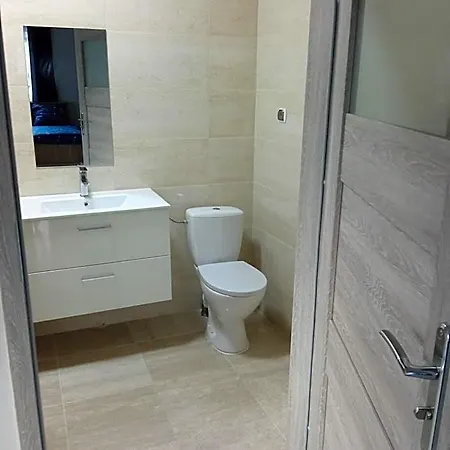 Czerwony Szafir Grodzisk Hostel